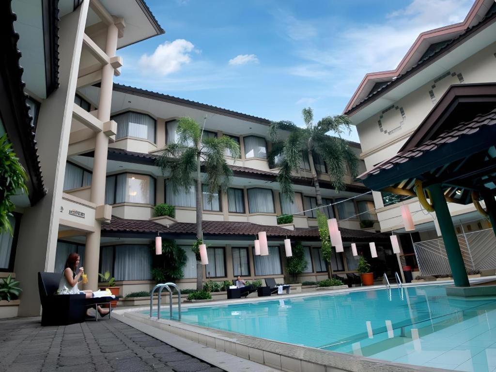 Bentani Hotel & Residence Чиребон Екстер'єр фото