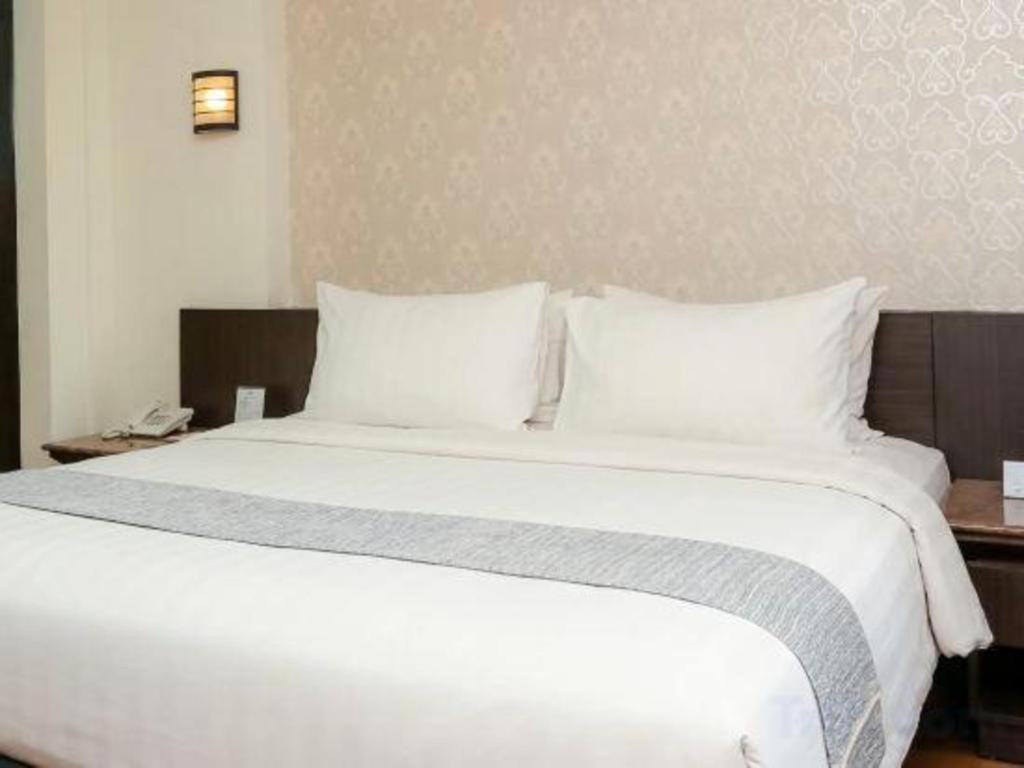 Bentani Hotel & Residence Чиребон Екстер'єр фото