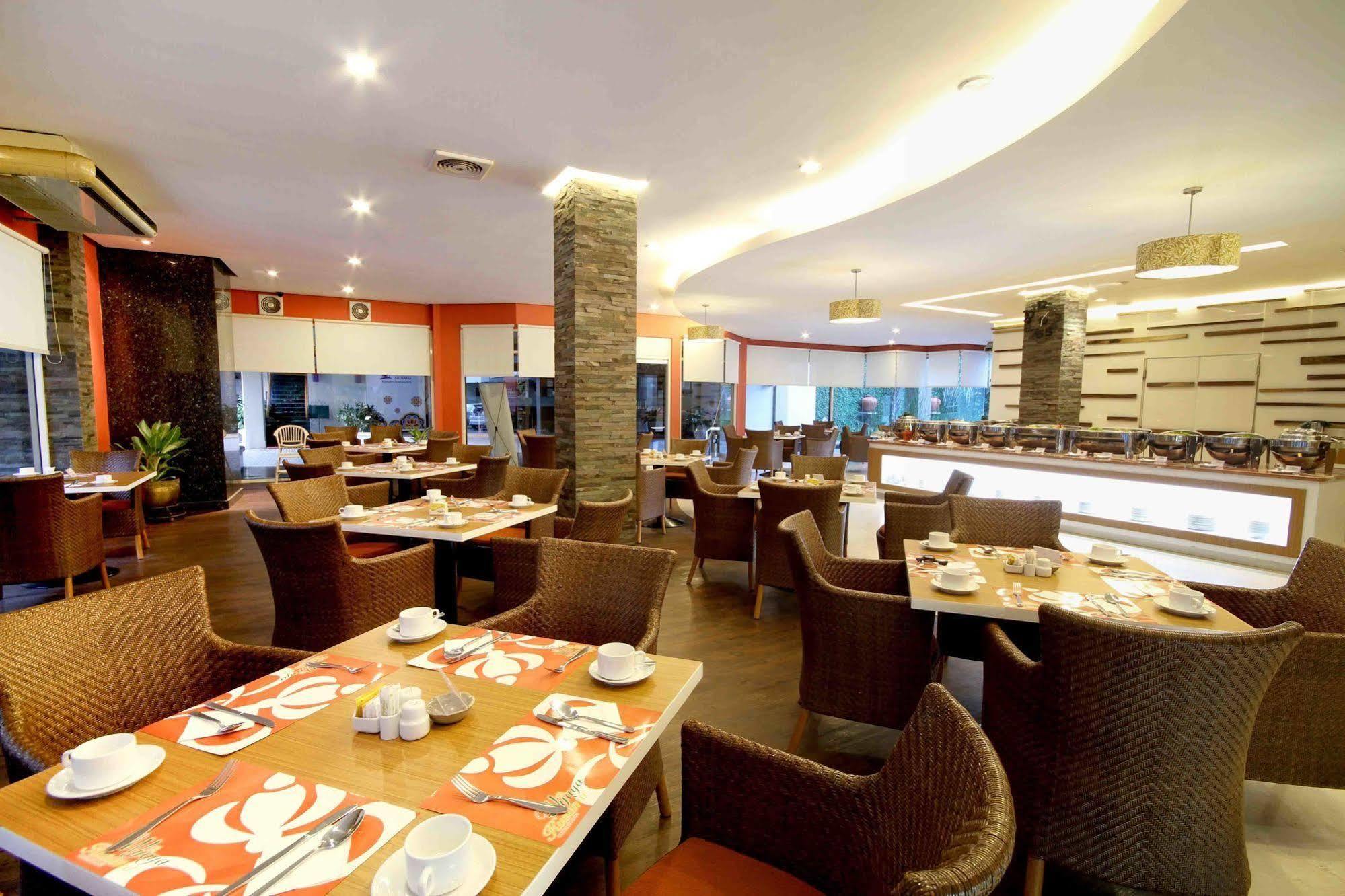 Bentani Hotel & Residence Чиребон Екстер'єр фото